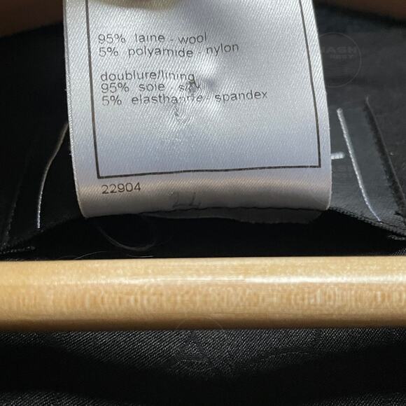 CHANEL 03C Black Cropped Bouclé Jacket (Style P20335V11746) | Military S FR 36 - Picture 9 of 15